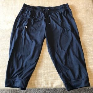Cropped soccer pants